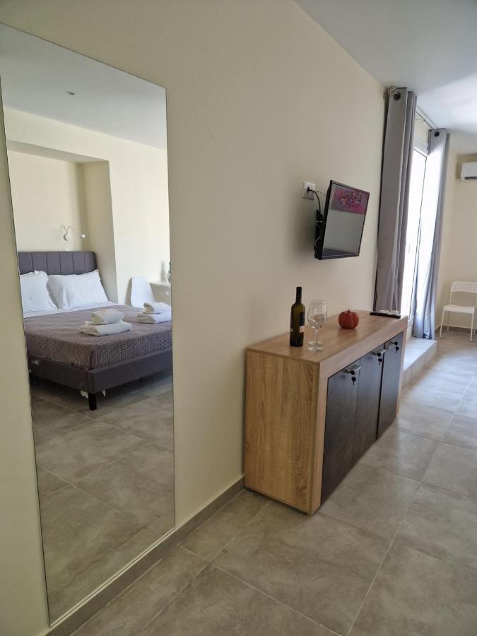 Ermou Studio Apartment Athen Eksteriør billede